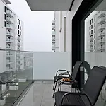 Apartment Brilliant Modern New Balcony One Cotroce *