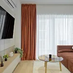 Apartment Brilliant Modern New Balcony One Cotroce *