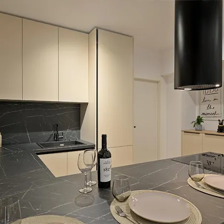 Apartment Brilliant Modern New Balcony One Cotroce *