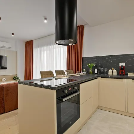 Brilliant Modern New Balcony One Cotroce Apartment *