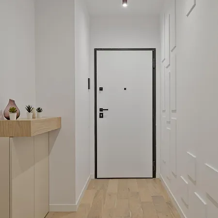 Апартаменты Brilliant Modern New Balcony One Cotroce